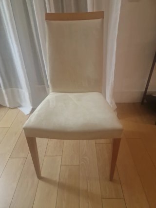 6 sillas de comedor beige. Madera maciza