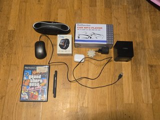 Lote de electrónica  Auriculares, Altavoz y Mas.