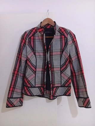 Chaqueta Zara Cuadros Gris y Roja