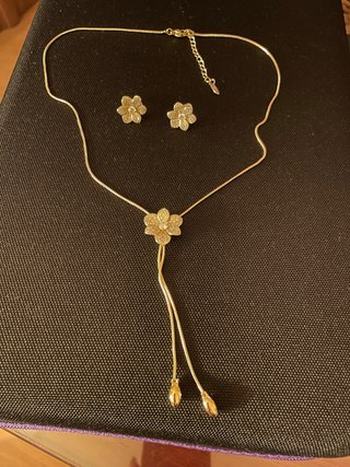 Conjunto de Pendientes y Collar Oro Laminado