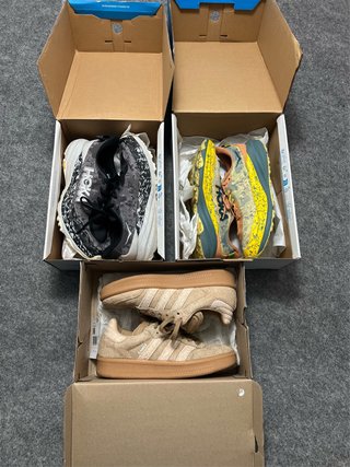 pack de 3 zapatillas adidas y hoka Originales