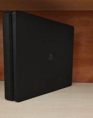 PS4 Slim + doradohen