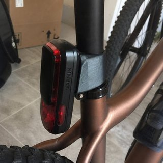 Soporte Garmin Varia tija redonda 27,2 / 31,6 mm