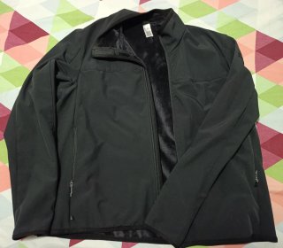 chaqueta de tipo softshell, cortaviento