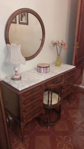 Tocador de Madera Maciza con Espejo