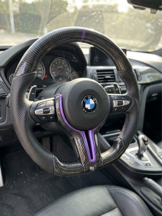 Volante Deportivo BMW con Acabado en Carbono