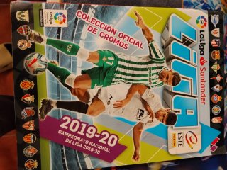 Álbum Cromos Liga Santander 2019-20 firmado messi