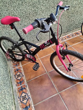 Bicicleta Infantil B'Twin Negra y Rosa