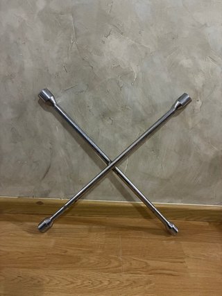Llave de Ruedas en Cruz para Coche