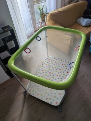 Parque Infantil con Estampado de Estrellas