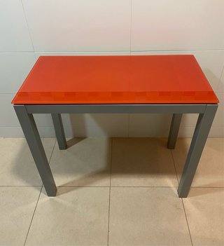 Mesa extensible con sobre de cristal