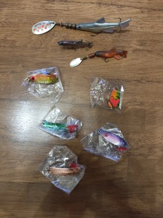 Set de 13 señuelos de pesca metálicos