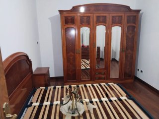 Dormitorio Clásico de Madera