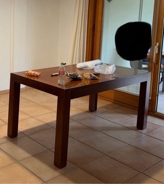Mesa de comedor de madera