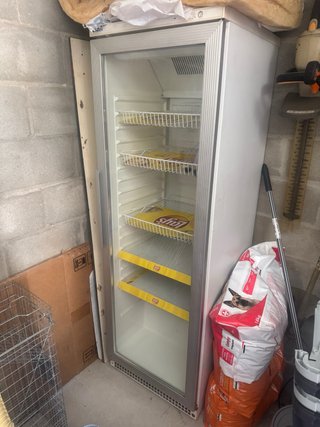 Vitrina Nevera Vertical para Bebidas