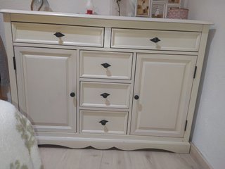 Mueble de comedor beige