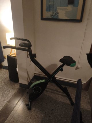 Bicicleta estática plegable