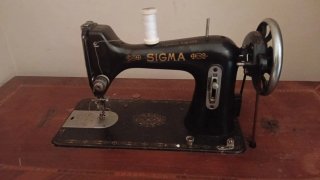 Máquina de coser antigua Sigma
