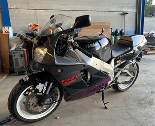 Yamaha YZF 750