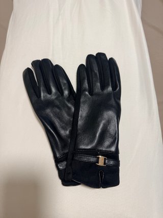 Guantes Negros con Detalle Metálico
