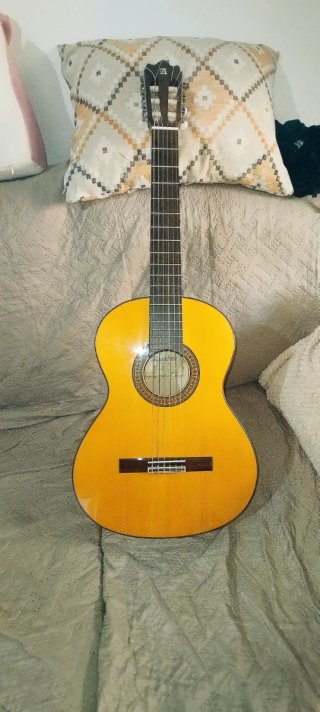 Guitarra Alhambra 3F G con muy poco uso,