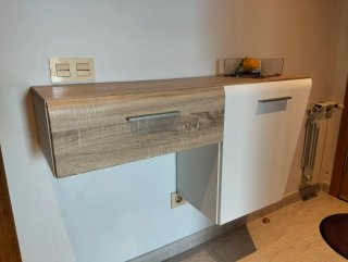 Mueble de entrada suspendido
