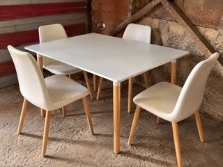 Mesa blanca de comedor con 4 sillas-conjunto