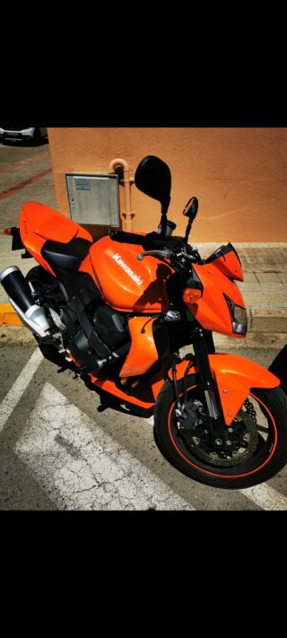 Kawasaki Z750 Naked Naranja