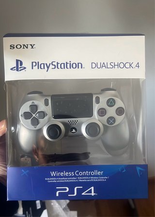Mando PS4 (PlayStation 4) DualShock 4 plata claro