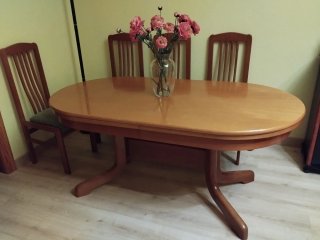 Mesa de Salón Extensible y 4 Sillas