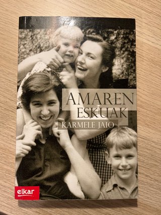 Amaren eskuak