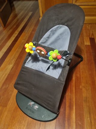 Hamaca BabyBjörn con juguete