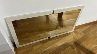 Espejo de pared con marco de madera