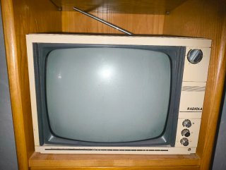 Televisor antiguo Radiola vintage 12V/220V
