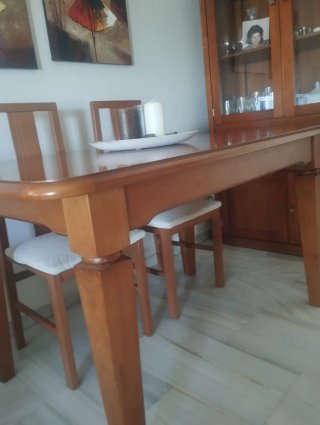 Mesa de comedor estilo colonial