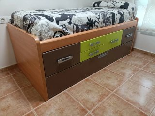 Cama compacta juvenil con dos camas y cajones