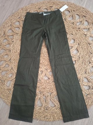 Pantalón chino Mango verde oliva