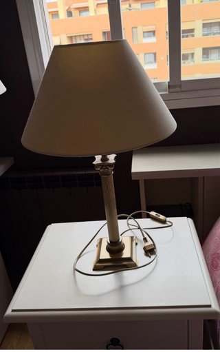 Lámpara de mesa clásica