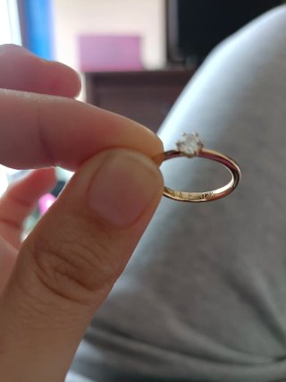 Anillo de Oro Amarillo y Diamante