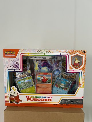 Colección Paldea Fuecoco Pokémon (Sellada)