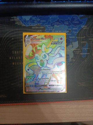 Carta Pokémon Sylveon VMAX