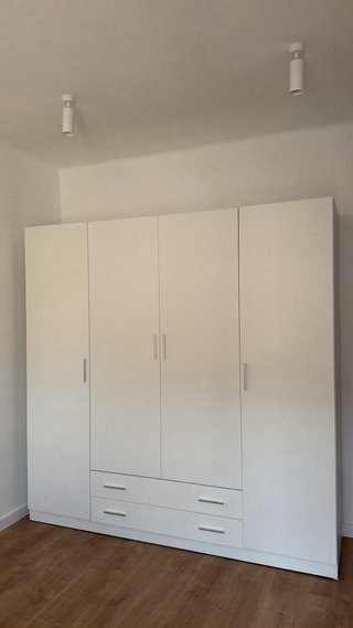Armario Blanco 4 Puertas y 2 Cajones