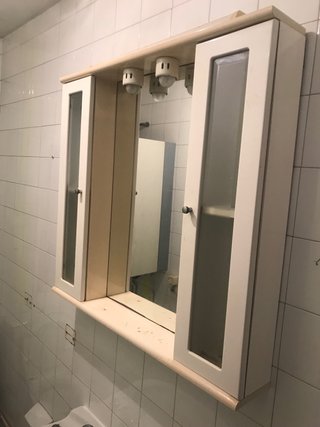 Mueble de baño con espejo