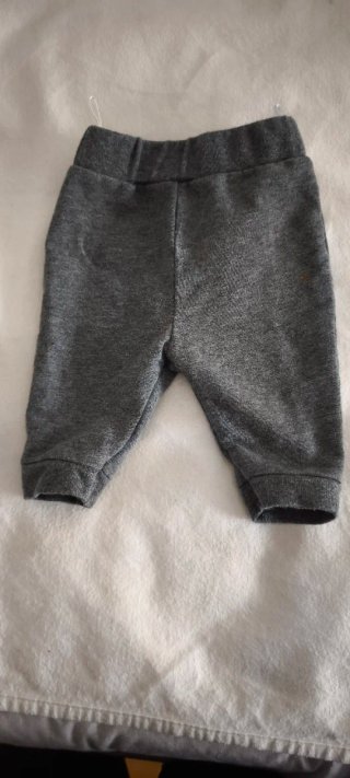 Pantalón Gris para Bebé Talla 1 Mes