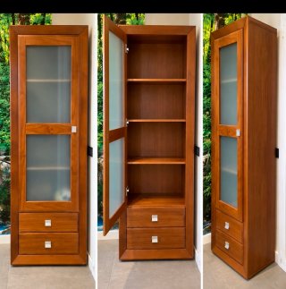Vitrina de Madera Maciza nogal Puerta de Cristal