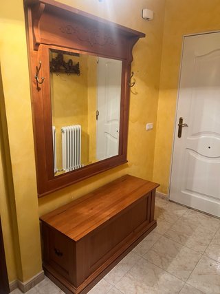 Mueble Baúl con Espejo de Pared