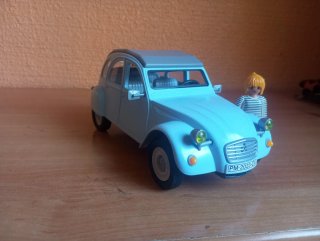 695. Playmobil Citroën 2CV 70640