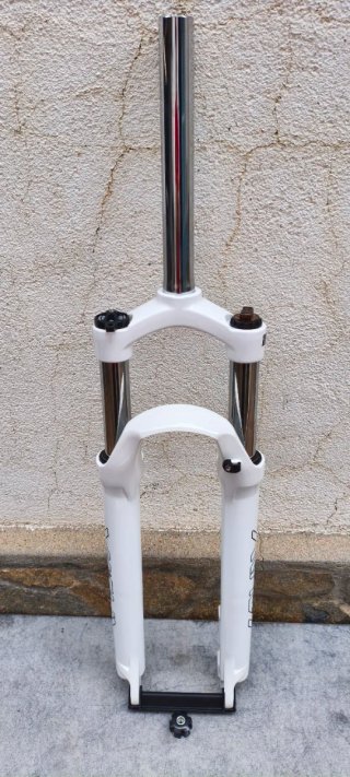 HORQUILLA SR SONTOUR XCM 27,5 PULGADAS. NUEVA.
