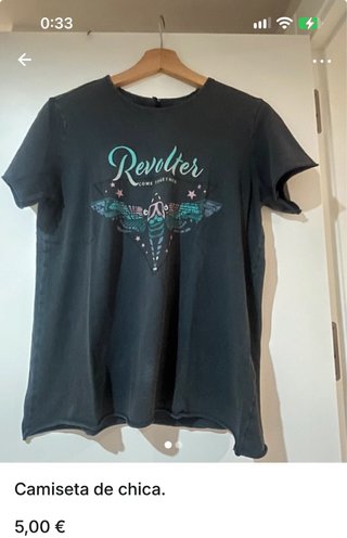 Camiseta negra con estampado