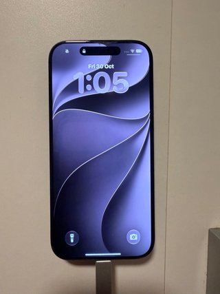 iPhone 16 Pro  (e sim ) Batería 88%